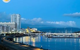 Azor International Apartment I